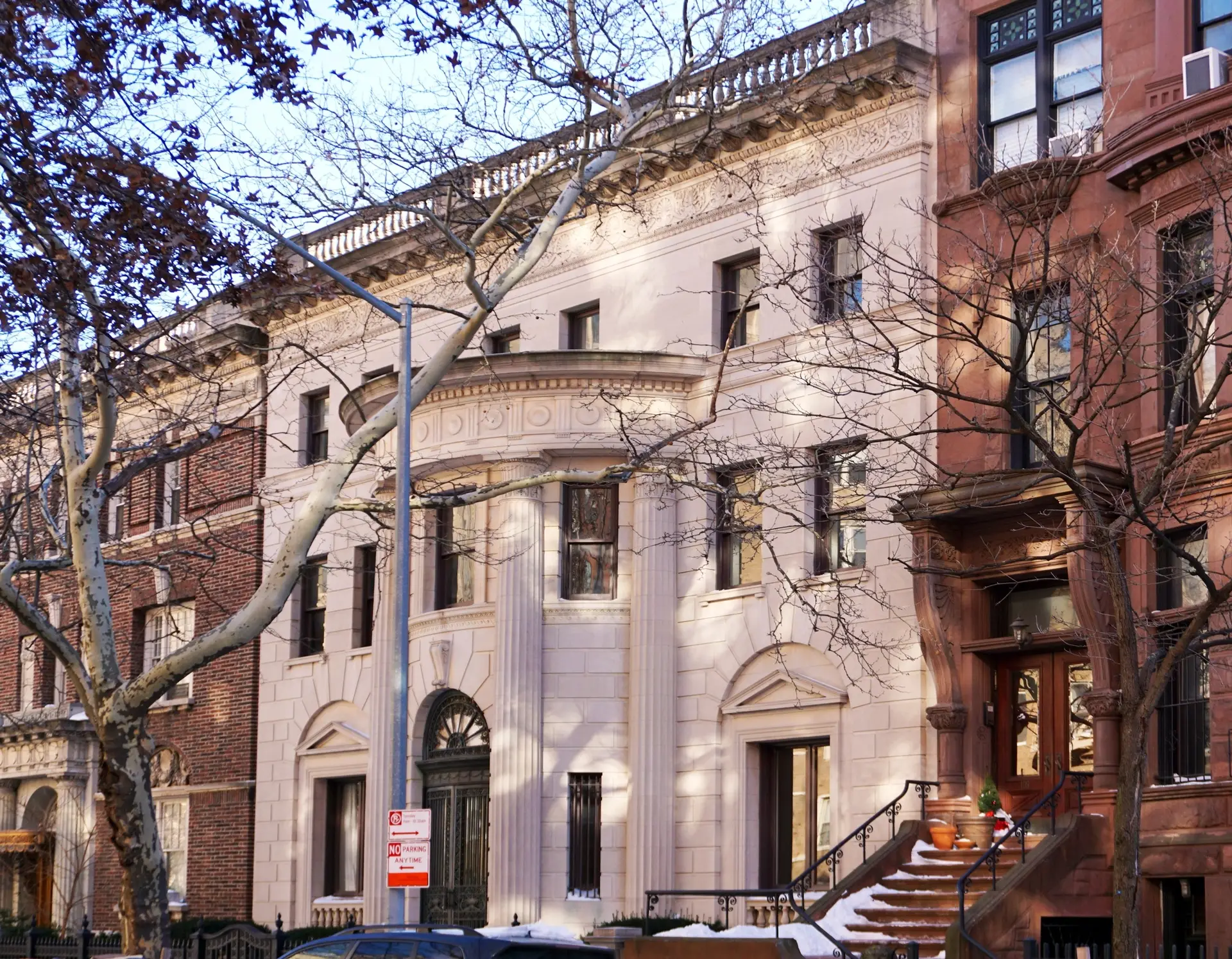 The Tracy Mansion