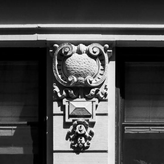 a black and white photo of a building