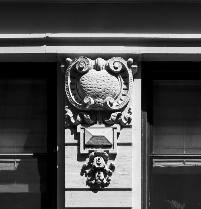 a black and white photo of a building